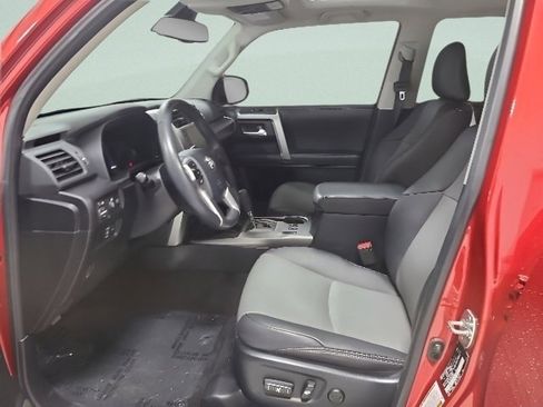 Used 2023 Toyota 4Runner SR5 Premium w/ Moonroof Package RWD image 19