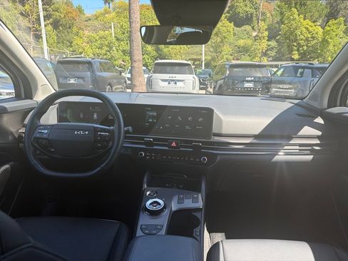 Certified 2026 Kia Sportage EX AWD/4WD image 9