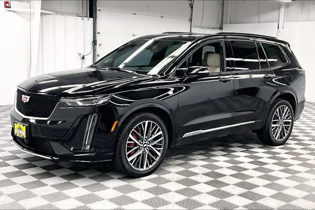 Used 2024 Cadillac XT6 Sport w/ Technology Package AWD/4WD image 12