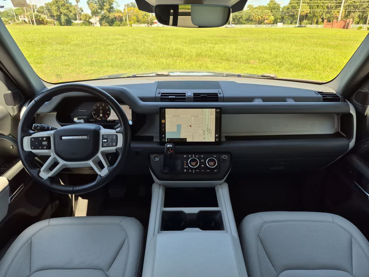 Certified 2025 Land Rover Defender 110 X-Dynamic SE AWD/4WD image 17