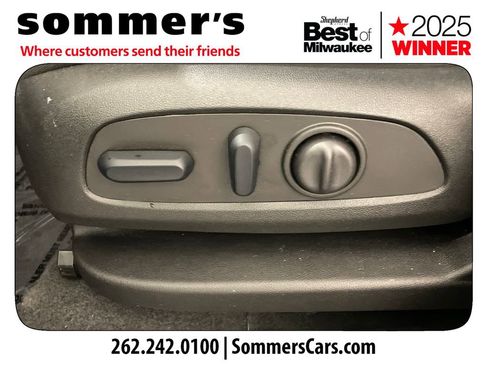 Used 2024 GMC Terrain SLE w/ Driver Convenience Package image 10