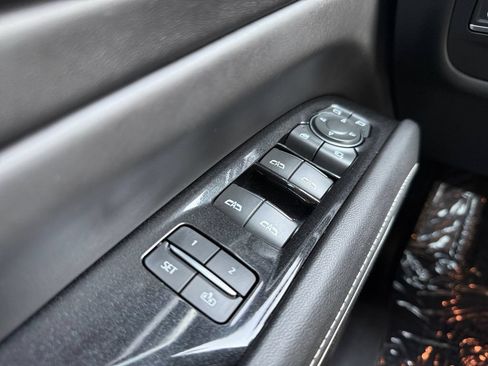 Used 2024 Cadillac Escalade Sport Platinum w/ LPO, ONYX Package AWD/4WD image 27