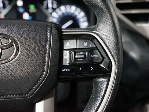 Used 2022 Toyota Tundra SR5 w/ SR5 Premium Package image 14