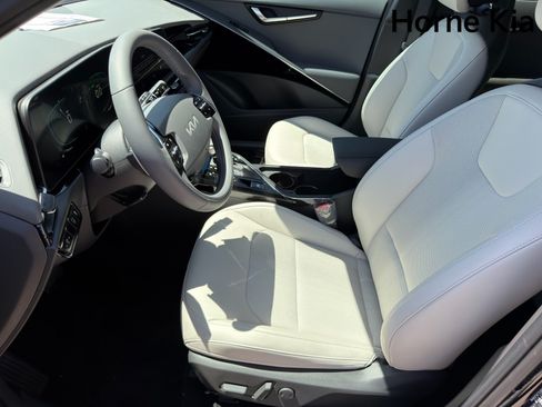 New 2026 Kia Niro EX FWD image 9