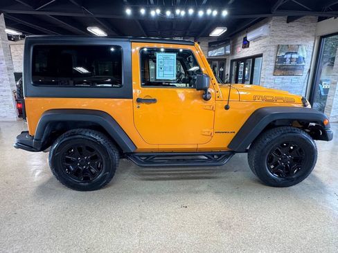 Used 2013 Jeep Wrangler Sahara AWD/4WD image 8