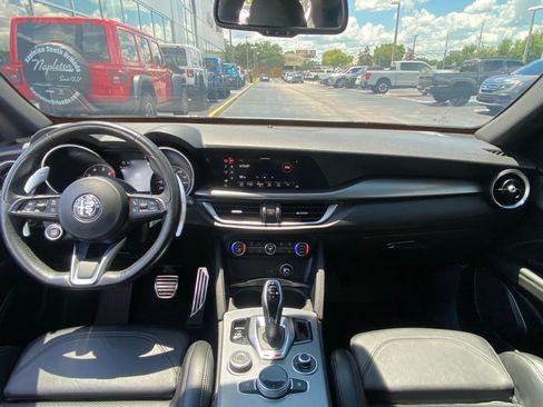 Used 2022 Alfa Romeo Stelvio Veloce AWD/4WD image 17