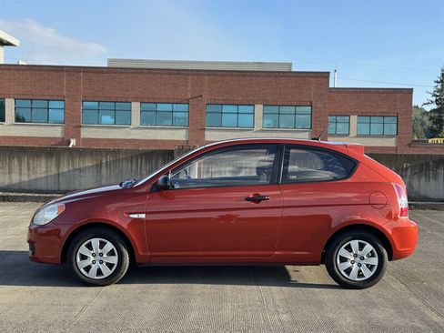 Used 2009 Hyundai Accent GS w/ Popular Equipment Pkg 2 image 2
