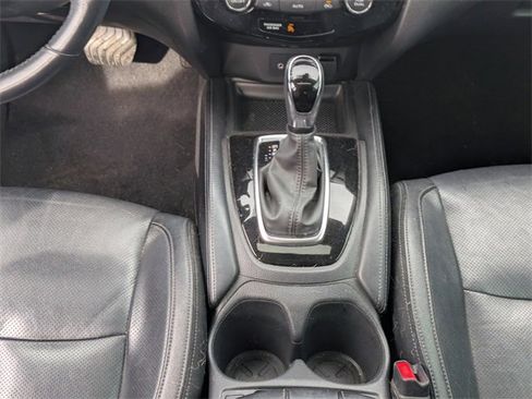 Used 2018 Nissan Rogue SL w/ Premium Package image 18