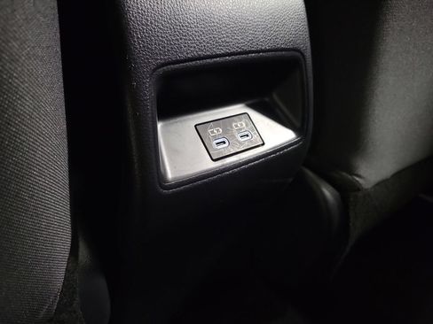 Used 2025 Toyota Corolla LE FWD image 31