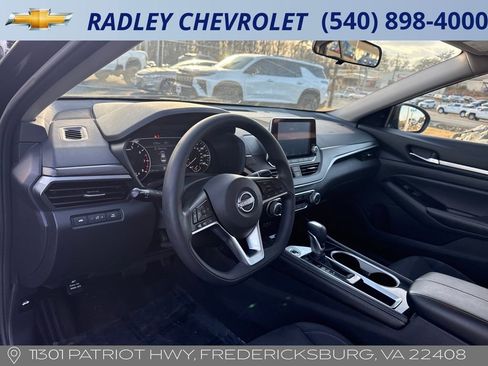 Used 2023 Nissan Altima 2.5 SV image 12