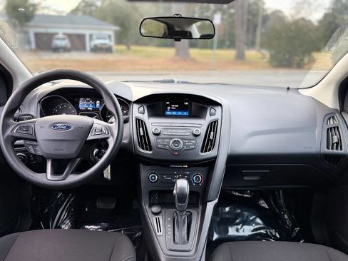 Used 2018 Ford Focus SE image 10