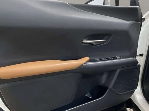 Used 2019 Lexus UX 250h w/ Premium Package image 89