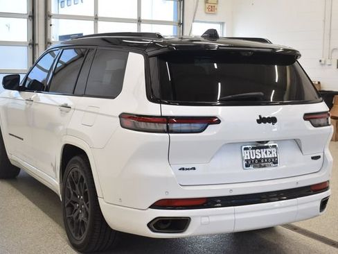 Used 2024 Jeep Grand Cherokee L Summit AWD/4WD image 10