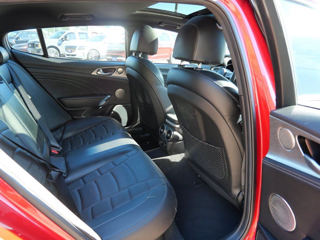 Used 2022 Kia Stinger GT2 AWD/4WD image 13