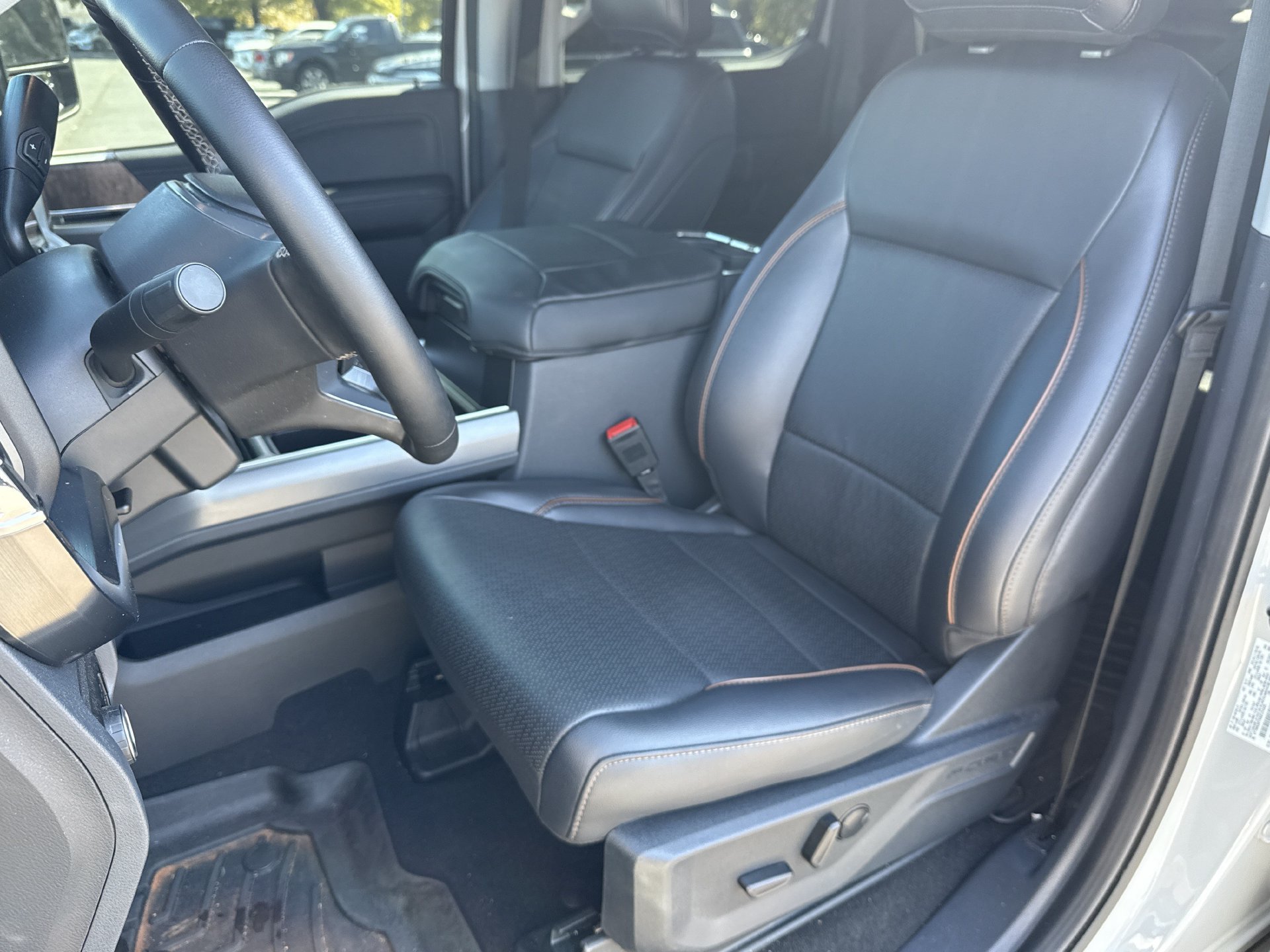 Used 2025 Ford F250 Lariat w/ Lariat Ultimate Package AWD/4WD image 13