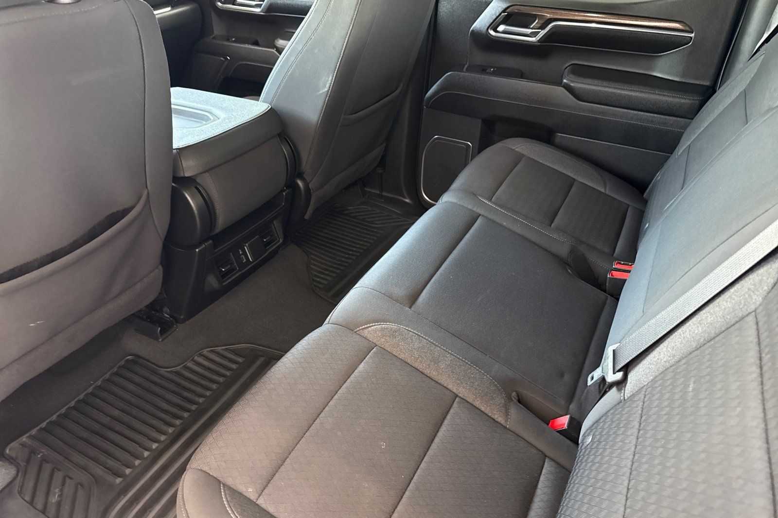 Used 2023 Chevrolet Silverado 1500 LT AWD/4WD image 12