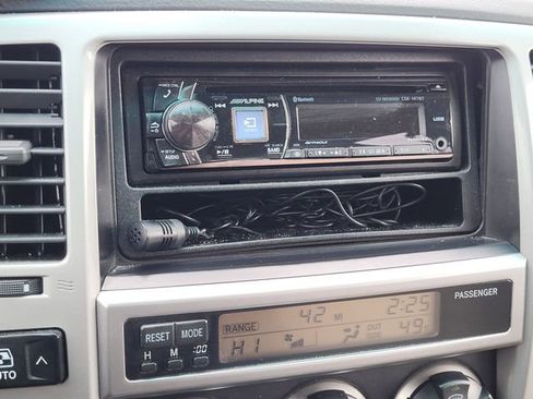 Used 2004 Toyota 4Runner SR5 RWD image 17