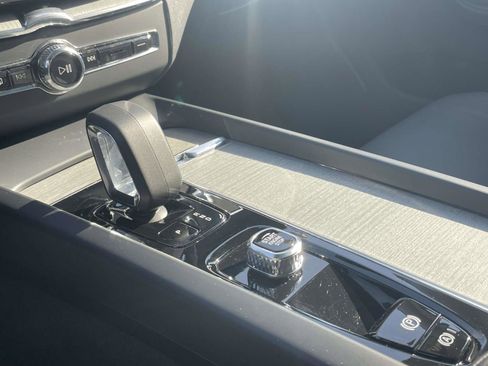 Certified 2025 Volvo XC60 B5 Plus image 29