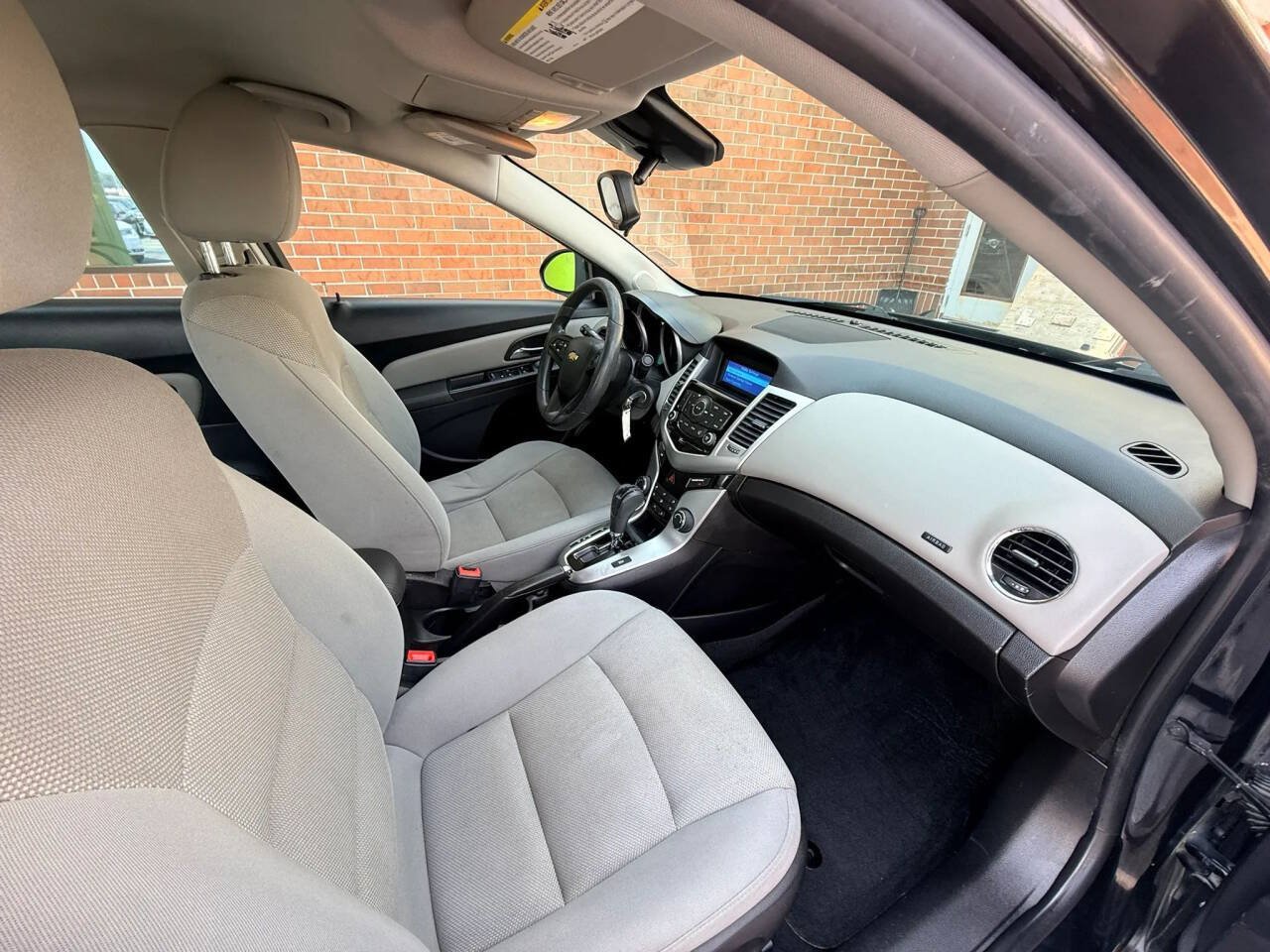 Used 2015 Chevrolet Cruze LT FWD image 23