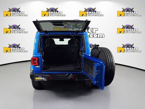 Used 2024 Jeep Wrangler Unlimited Sahara AWD/4WD image 25