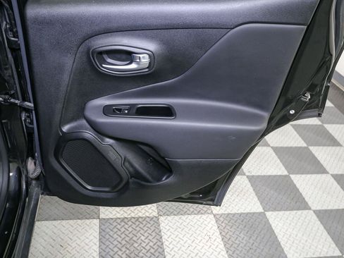 Used 2020 Jeep Renegade Limited AWD/4WD image 25