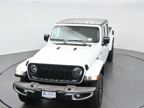 New 2025 Jeep Gladiator Sport image 47