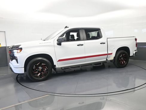 Used 2023 Chevrolet Silverado 1500 Custom RWD image 2