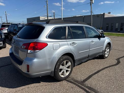 Used 2013 Subaru Outback 2.5i Premium AWD/4WD image 3