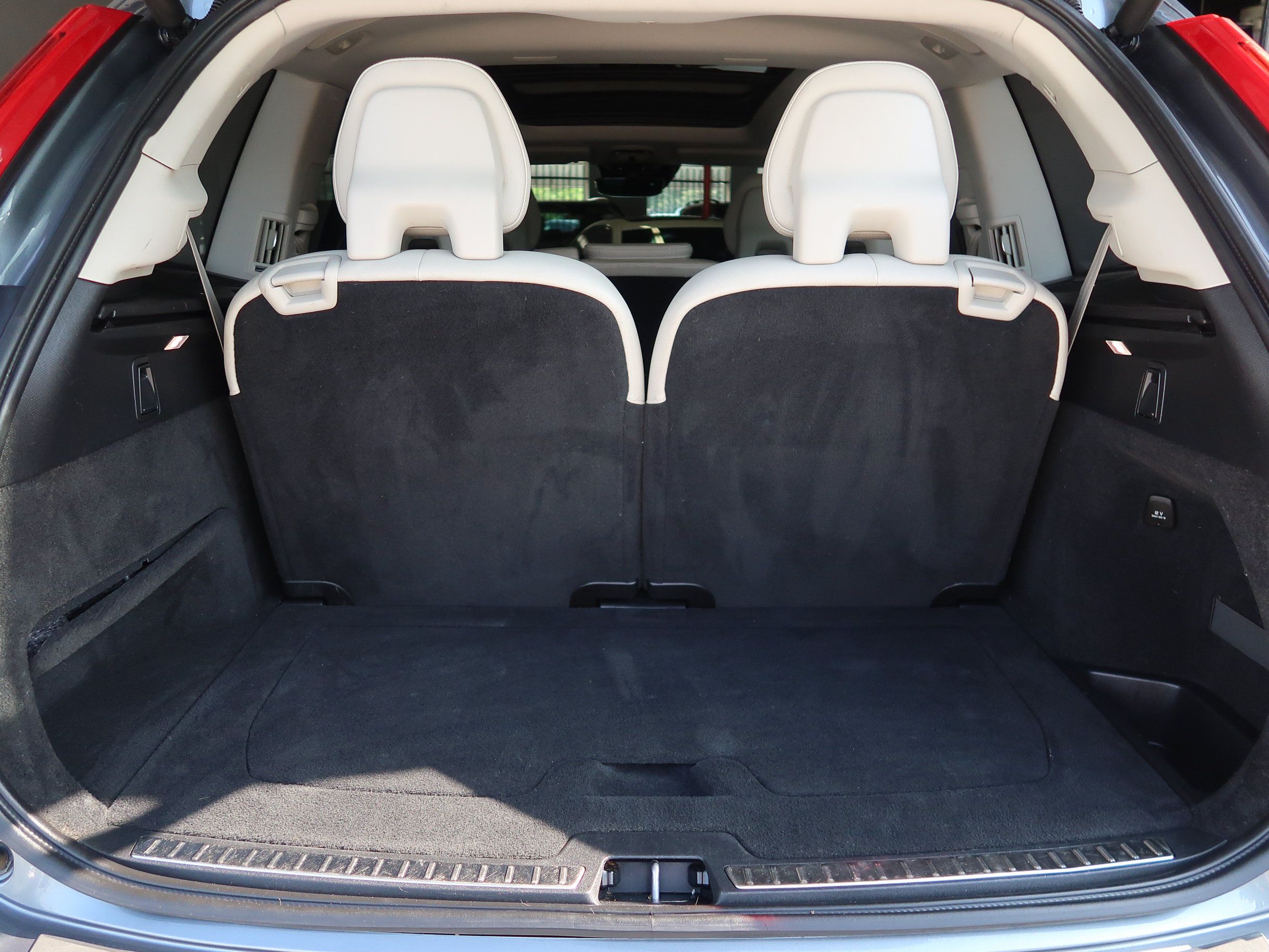 Used 2017 Volvo XC90 T6 Momentum w/ Vision Package AWD/4WD image 41