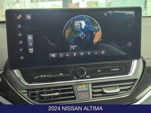 Used 2024 Nissan Altima 2.5 SR w/ SR Premium Package FWD image 23