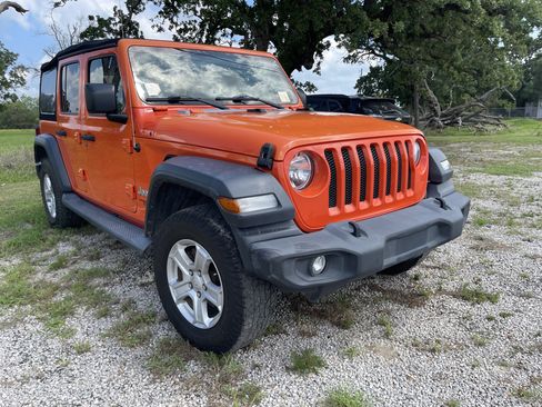 Used 2018 Jeep Wrangler Unlimited Sport S AWD/4WD image 2