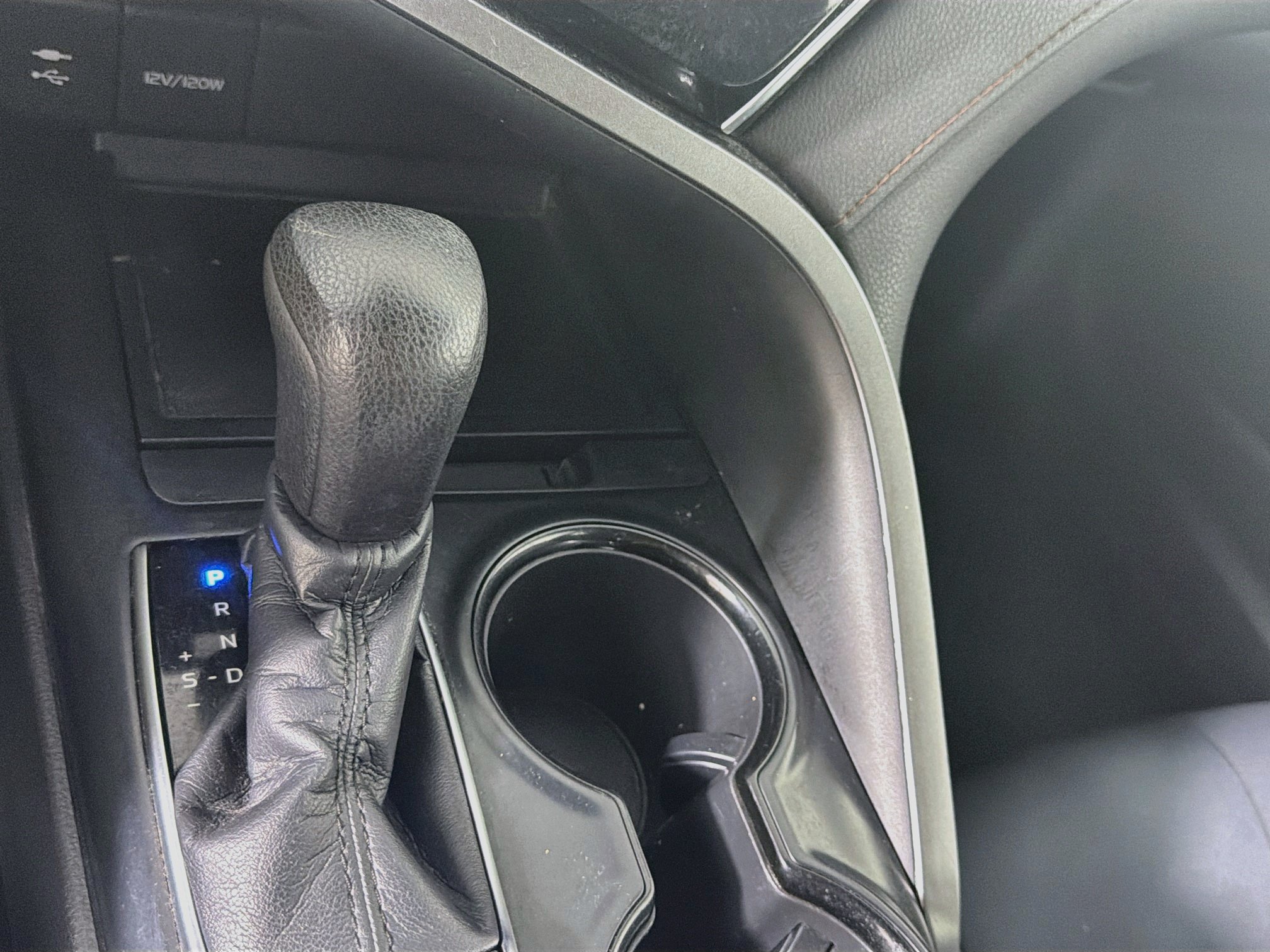 Used 2018 Toyota Camry LE FWD image 23