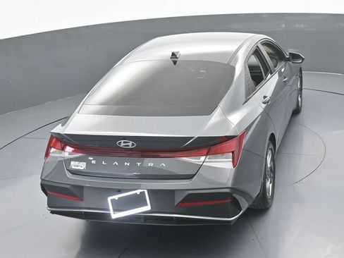 Used 2024 Hyundai Elantra SEL FWD image 46