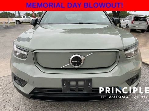 Used 2021 Volvo XC40 P8 Recharge w/ Advanced Package AWD/4WD image 3