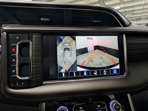 Used 2023 GMC Yukon XL Denali image 31