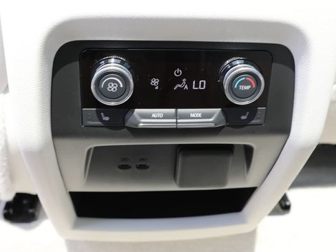 Used 2025 Buick Enclave Avenir w/ Super Cruise Package AWD/4WD image 9