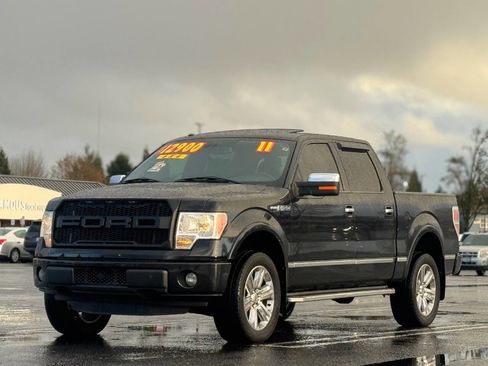 Used 2011 Ford F150 Platinum w/ Max Trailer Tow Pkg image 4