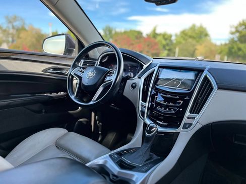 Used 2015 Cadillac SRX Luxury w/ Driver Awareness Package FWD image 18