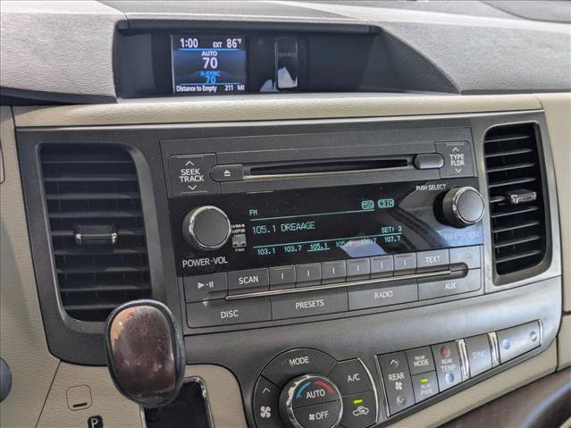 Used 2013 Toyota Sienna XLE FWD image 9