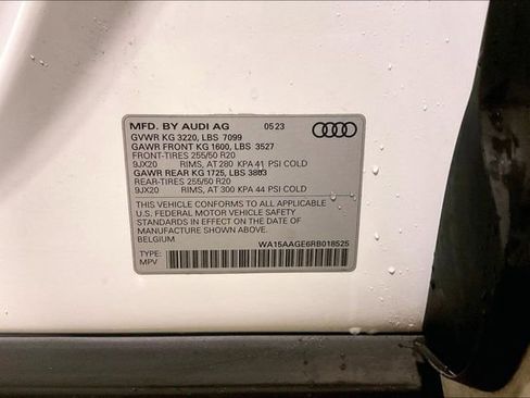 Used 2024 Audi Q8 e-tron Premium Plus w/ Premium Plus Package image 35