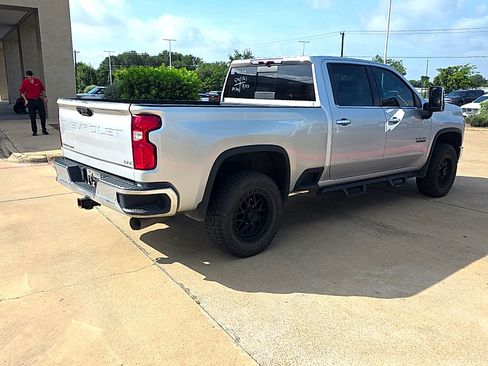 Used 2020 Chevrolet Silverado 3500 LTZ w/ LTZ Texas Edition AWD/4WD image 12