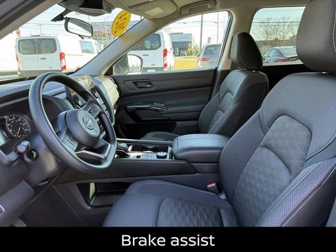 Certified 2024 Nissan Pathfinder S image 19