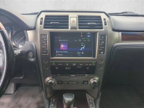 Used 2016 Lexus GX 460 w/ Premium Package AWD/4WD image 17