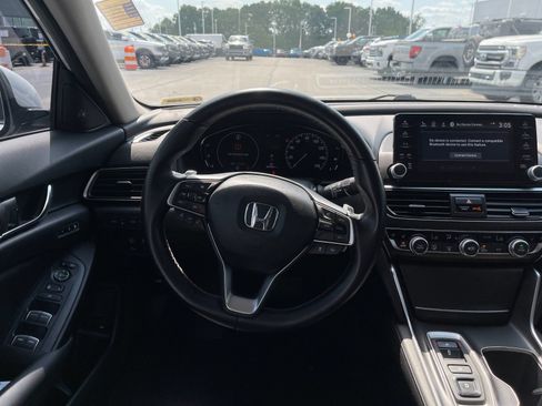 Used 2020 Honda Accord Touring image 16