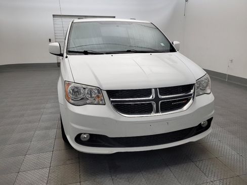 Used 2017 Dodge Grand Caravan SXT FWD image 14
