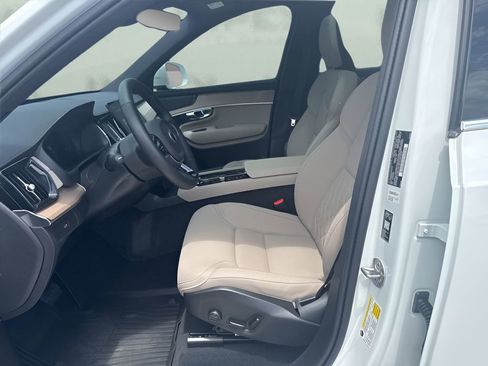 Used 2026 Volvo XC90 B6 Plus w/ Protection Package Premier AWD/4WD image 9