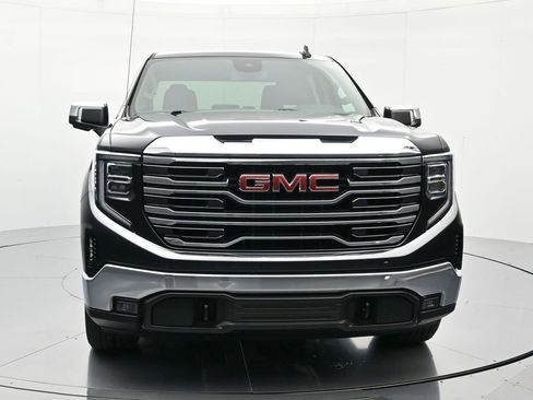 Certified 2025 GMC Sierra 1500 SLT image 2