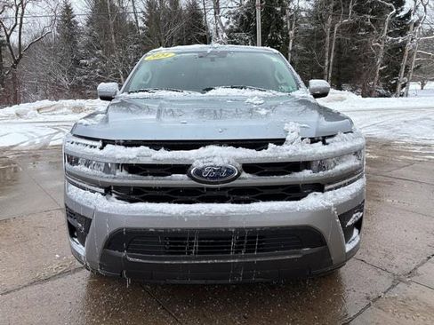 Used 2024 Ford Expedition XLT image 2
