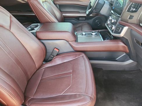 Used 2022 Ford Expedition Max Limited image 15