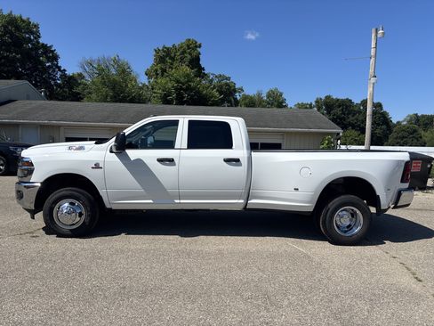 New 2026 RAM 3500 Tradesman AWD/4WD image 7